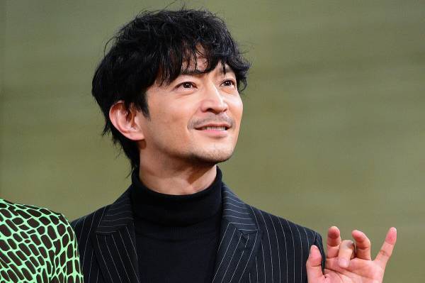 津田健次郎、佐々木蔵之介にまさかの「お父さん」台本にない“血舐め”エピソードも