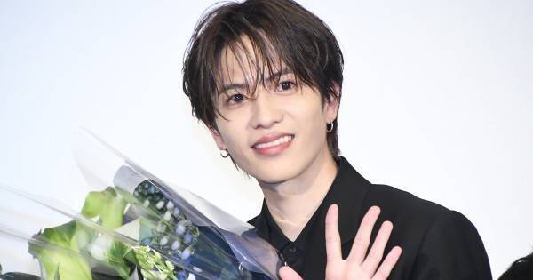 志尊淳、29歳のバースデーサプライズに驚き　巨大なクジラケーキに「すごぉ!!」