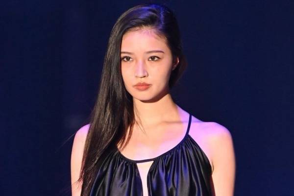 コムドットやまとの妹・せいら、ショーパンで美脚披露　大胆トップスにもドキッ