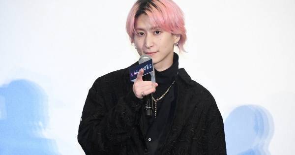 Snow Man 佐久間大介、カメラに指差し“ファンサ”　報道陣に「かわいいですか～?」