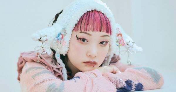 水曜日のカンパネラ・詩羽、自叙伝で壮絶な過去を告白　口ピアスは「強く生きるための第一歩だった」