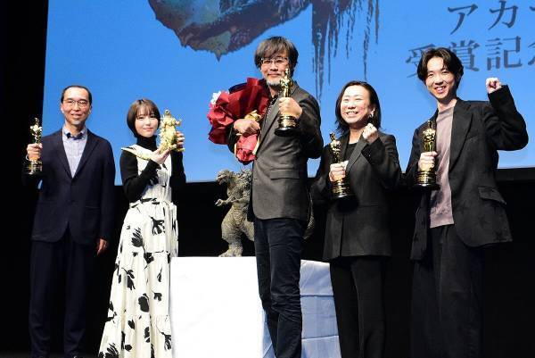 『ゴジラ-1.0』山崎貴監督、アカデミー賞の空気「あたたかく…」シュワルツェネッガーとの握手喜ぶ