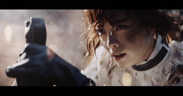 平手友梨奈、日々考える「自分自身をどう超えていけるか」 グローバルモデルのCM放送開始