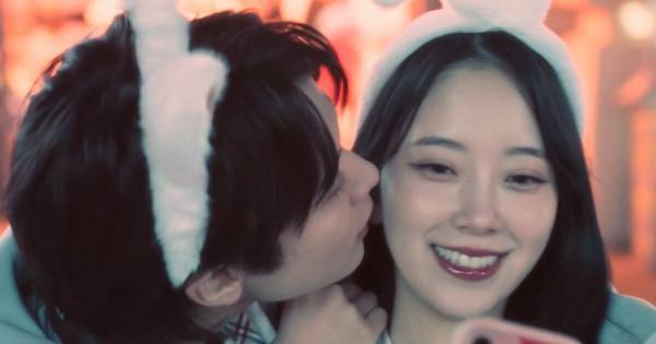 百瀬拓実、堀未央奈に大胆なバックハグキス　スタジオMCも大興奮「きゃー!」