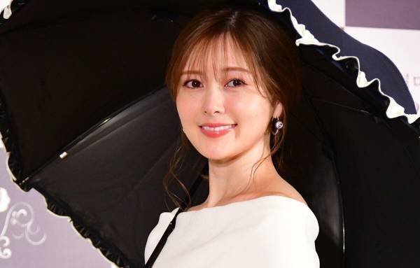 白石麻衣、白い肌を保つ秘けつは「日焼け止めを使うより日傘や帽子!」