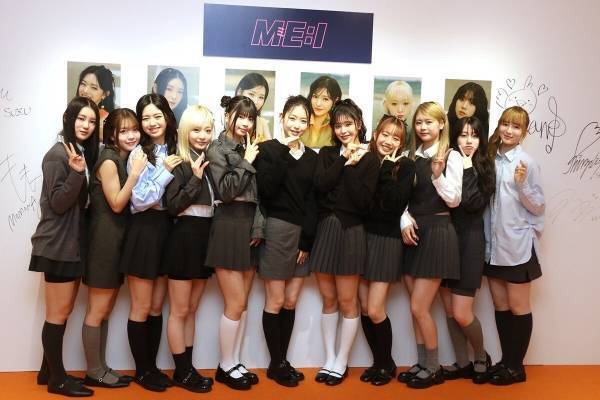 ME:I、自分たちの企画展を訪問「私たちが盛りだくさんでうれしい」 サイン入れも実施