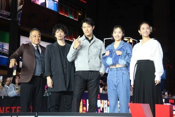 鈴木亮平「良い“もっこり”スタートが切れた」『シティーハンター』キャストが聖地・歌舞伎町に集結