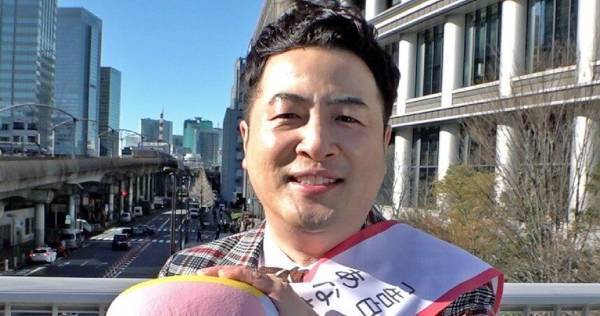 水田信二、街行く人の告白を応援もなぜか“気まずい”表情　作家・梨参加の特別番組