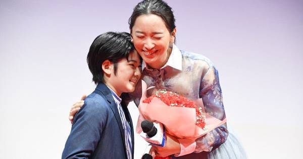 杏、“息子”中須翔真からの「母の日」サプライズに歓喜「泣けてきますね」