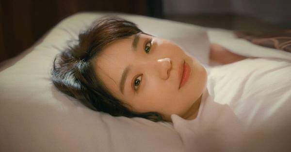 奈緒、潤んだ瞳でこちらを見つめる　『告白 コンフェッション』新場面写真