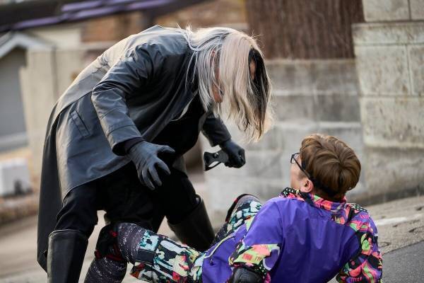 HIKAKIN、ワイルドハンターに捕まり消滅…デスゲームと化す映画『逃走中』冒頭映像