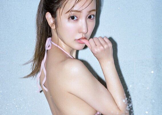 板野友美、グラビア復帰に向けて徹底的にボディメイク　ドキッとする仕草で魅了