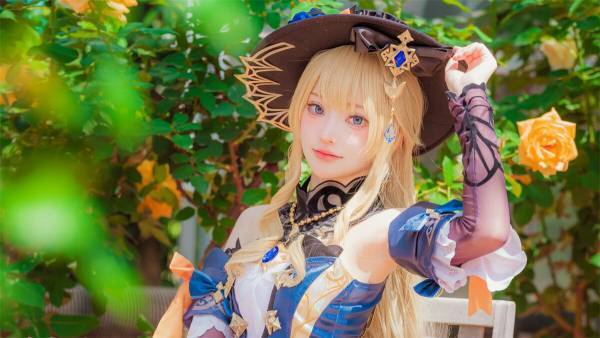 「美しすぎる」「本物ですか」『原神』ナヴィアのコスプレに絶賛の声　“苦戦”したウィッグにも注目