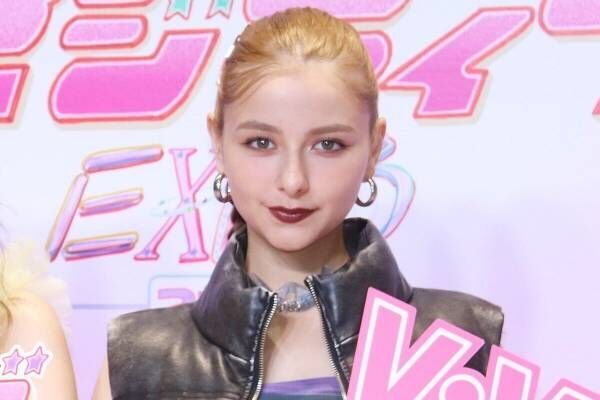 嵐莉菜、へそ出し衣装で美スタイル際立つ　好きな作品は「復讐系が…(笑)」