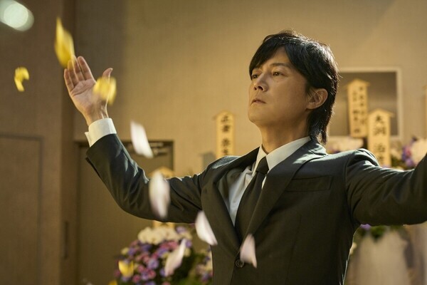 福山雅治×有村架純初共演! 映画『ブラック・ショーマン』最新映像＆コメントが公開