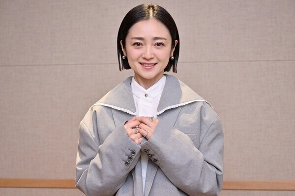 安達祐実、迫真の朗読でさまざまな人物を演じ分け　声の演技は「研ぎ澄まされる」