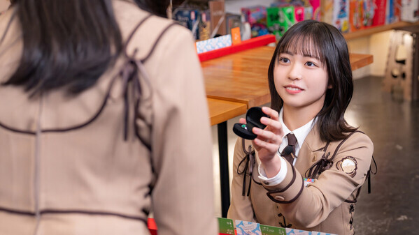 日向坂46四期生、先輩・山口陽世に“プロポーズ”　照れながら愛を伝える