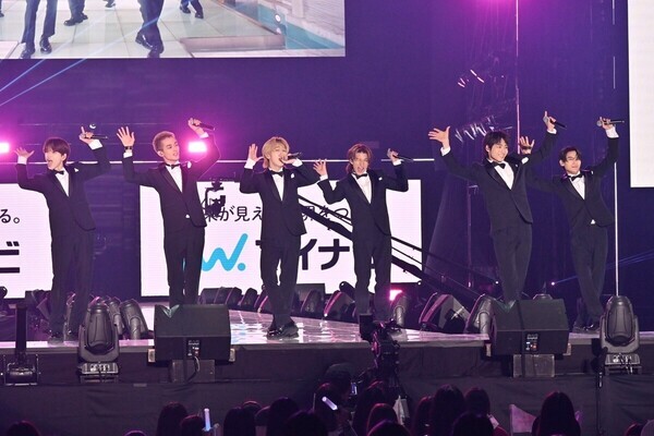 WATWING、“新郎姿”でウエディングソング　八村倫太郎がプロポーズの言葉を生披露