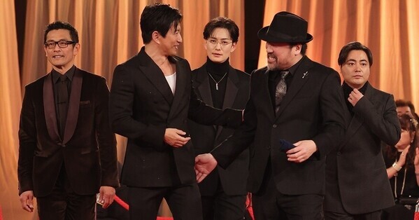 岡田将生、シックなハイネック&メガネ姿に視聴者歓喜「美しすぎる」「天才」