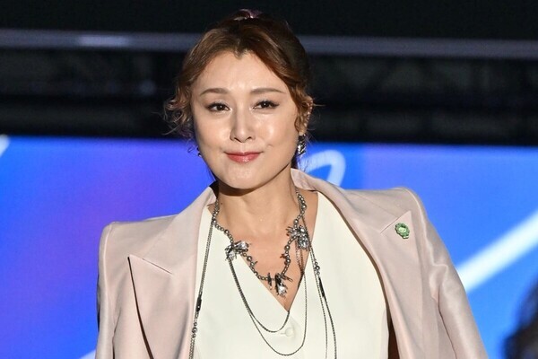 藤原紀香、「TGC大阪」サプライズ登場　圧巻オーラに会場どよめき