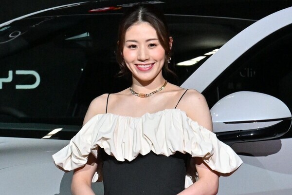 バド志田千陽、美肌輝くドレスで美貌放つ　Weibo授賞式で中国のファンにメッセージ