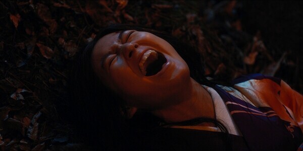 『ガンニバル』恒松祐里が熱演! 狂気をおびた若き後藤銀の衝撃カット公開