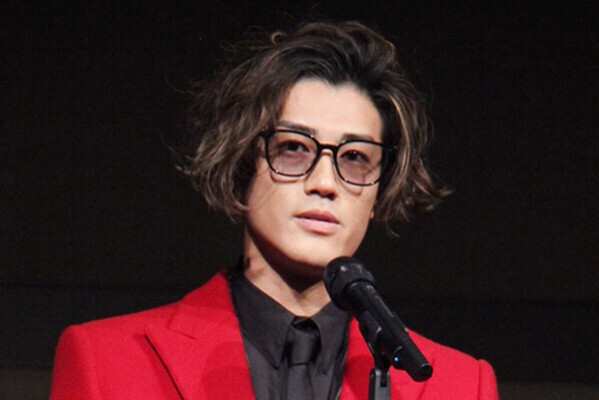 赤西仁、広瀬アリスとの交際報道に言及「トイレットペーパー買ってないと思うんだよ。。。」