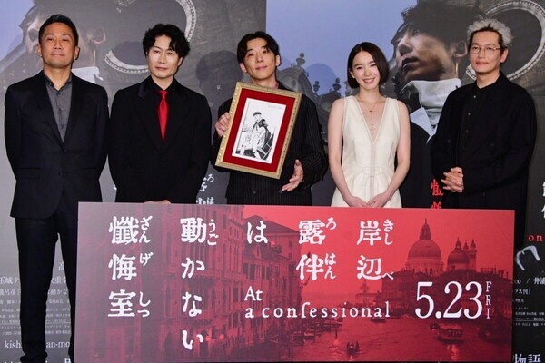 高橋一生＆飯豊まりえ、『岸辺露伴』新加入の井浦新と戸次重幸を絶賛