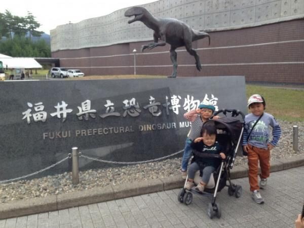 恐竜好きっ子必見 本物みたいな動く恐竜に大興奮 遊んで学べる福井県立恐竜博物館へ行こう 16年9月25日 ウーマンエキサイト 1 3