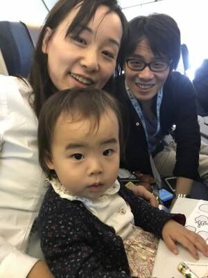 《飛行機で赤ちゃんが泣かない？》ANA、コンビ、東レ、NTTが開発するモニタリングウェア、hitoeって？