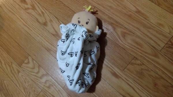 正しいおくるみの巻き方って 基本巻き 半ぐるみ おひなまき あなたはいくつ知っている おくるみの巻き 方いろいろ 17年11月14日 ウーマンエキサイト 2 2