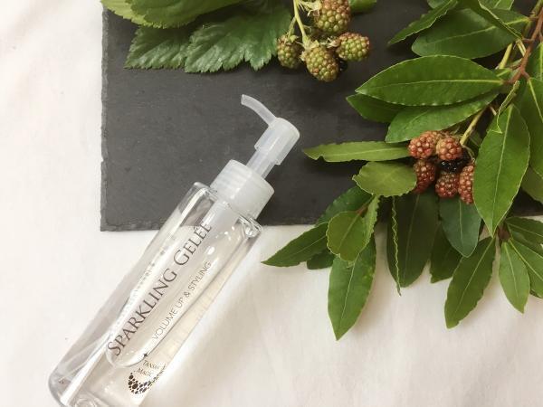 毎日できるヘアケアの方法。10年先も美しい髪でいるために