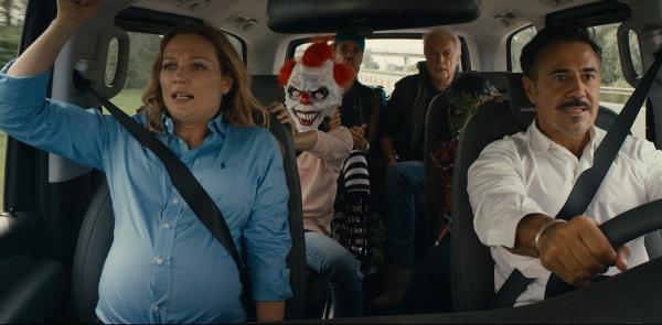 暑さを笑いで吹っ飛ばせ！　抱腹絶倒フレンチコメディ『ボン・ボヤージュ～家族旅行は大暴走〜』- 古川ケイの「映画は、微笑む。」