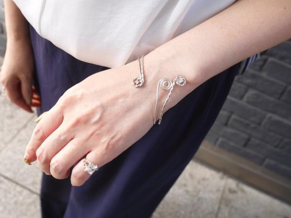 【おしゃれびとスナップ #９】小物使いが巧みなマリンルックで“大人の休日”