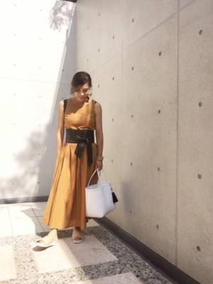 １足で大人の余裕感。GUフットベッドサンダルできれい目カジュアルコーデ