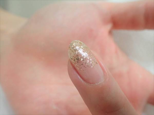 花火ネイルの簡単なやり方【マニキュアでセルフネイル】