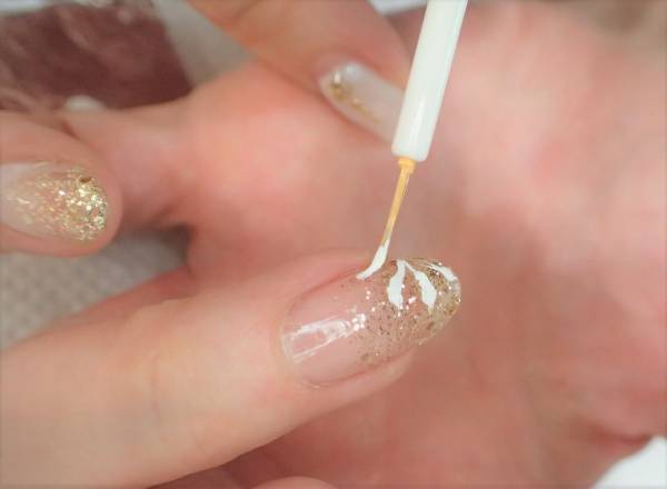 花火ネイルの簡単なやり方【マニキュアでセルフネイル】