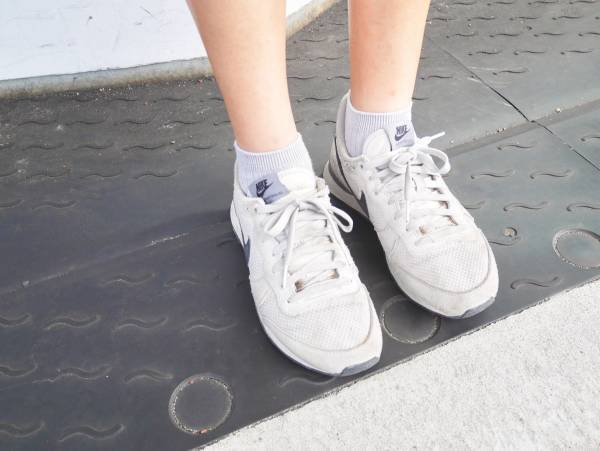 【おしゃれびとスナップ #10】粋に履きこなす、大人のスニーカー