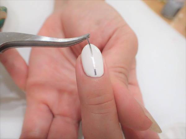 スポーティーミックスネイルの簡単なやり方【マニキュアでセルフネイル】