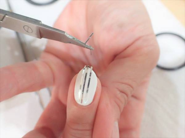 スポーティーミックスネイルの簡単なやり方【マニキュアでセルフネイル】