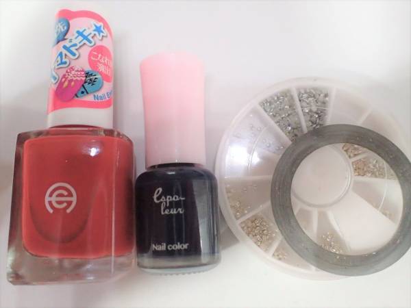 スポーティーミックスネイルの簡単なやり方【マニキュアでセルフネイル】