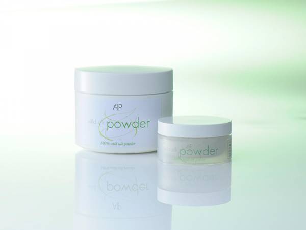 夏の清潔感に磨きをかける“皮脂＆毛穴対策コスメ”【美活手帖＃５】