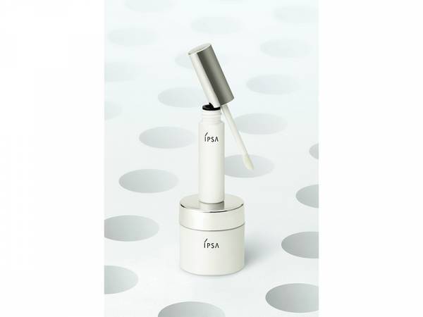 夏の清潔感に磨きをかける“皮脂＆毛穴対策コスメ”【美活手帖＃５】