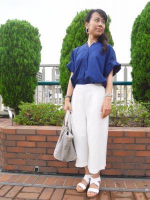 【おしゃれびとスナップ #11】知性と個性のあいだ。大人の夏ネイビー