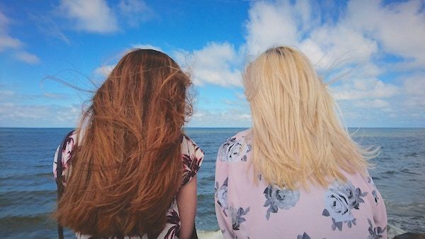 その白髪、改善できるかも。白髪のメカニズムから知る、予防・改善方法