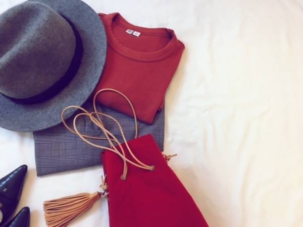 １枚で旬コーデ。UNIQLOグレンチェックパンツがあればいい