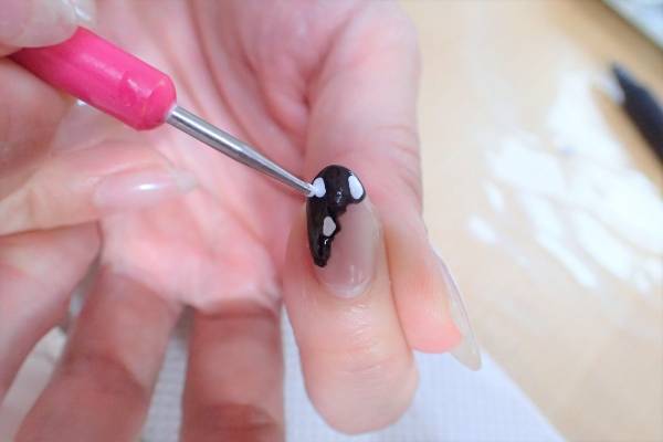 ストーンネイルの簡単なやり方【マニキュアでセルフネイル】