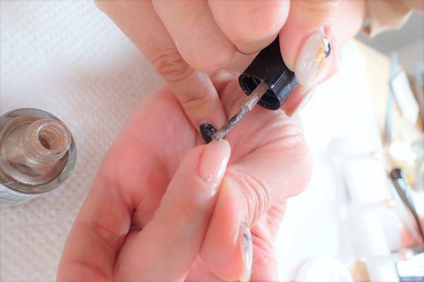 スキニーフレンチネイルの簡単なやり方【マニュキュアでセルフネイル】