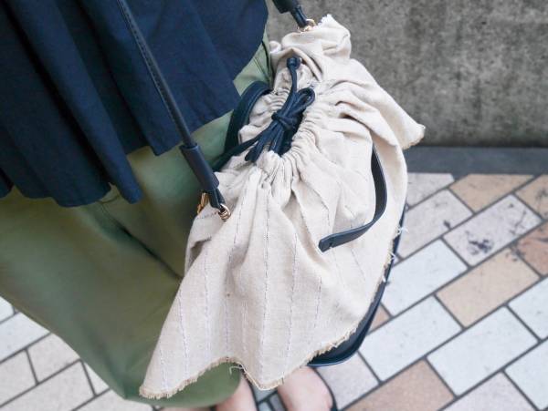 【おしゃれびとスナップ＃17】ワザあり小物使いで、季節の変わり目を楽しむ