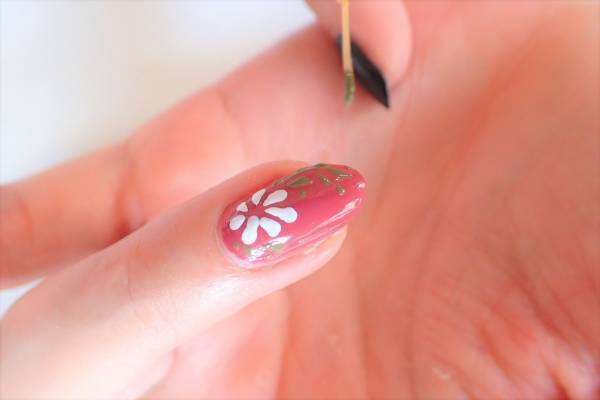 レトロフラワーネイルの簡単なやり方【マニキュアでセルフネイル】